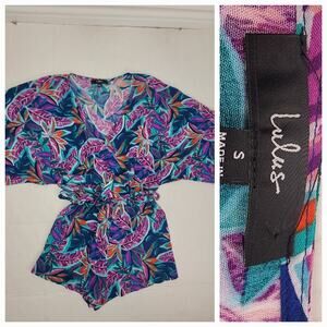Lulus Tropical Romper Womens Sz Small V Neck Short Kimono Sleeve Hawaii Resort